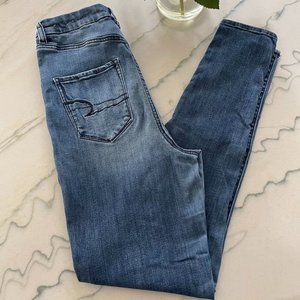American Eagle | Medium Wash Curvy Highest Rise Jegging | 8 Long
